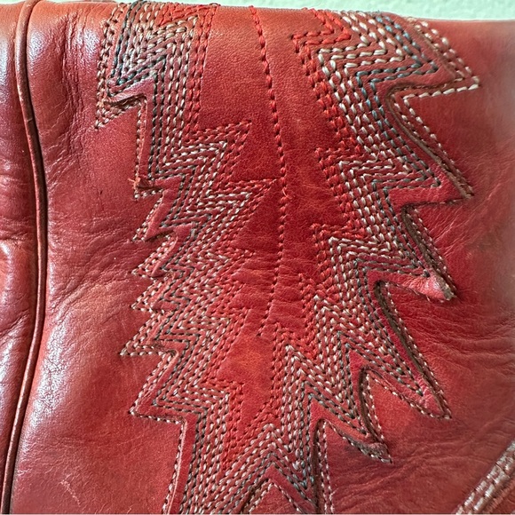 HTC Hollywood Trading Company Folded Cowboy Ankle Boots in Burgundy Sz 37 / 7 US - Picture 13 of 15
